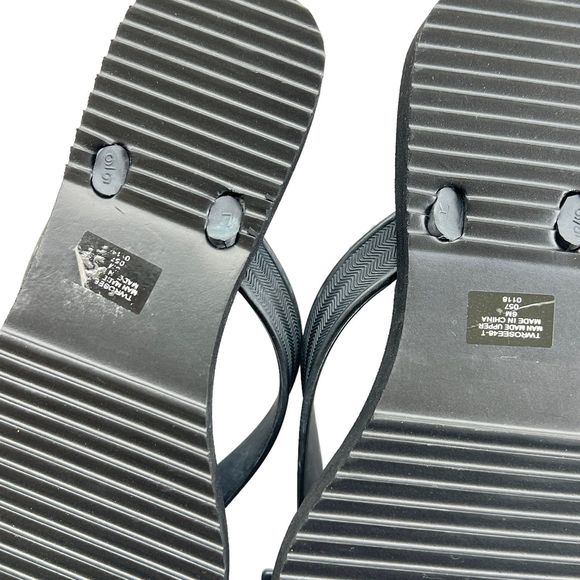 🎉HP🎊Tommy Hilfiger Black Flip Flops Black Size 6 - Picture 6 of 8